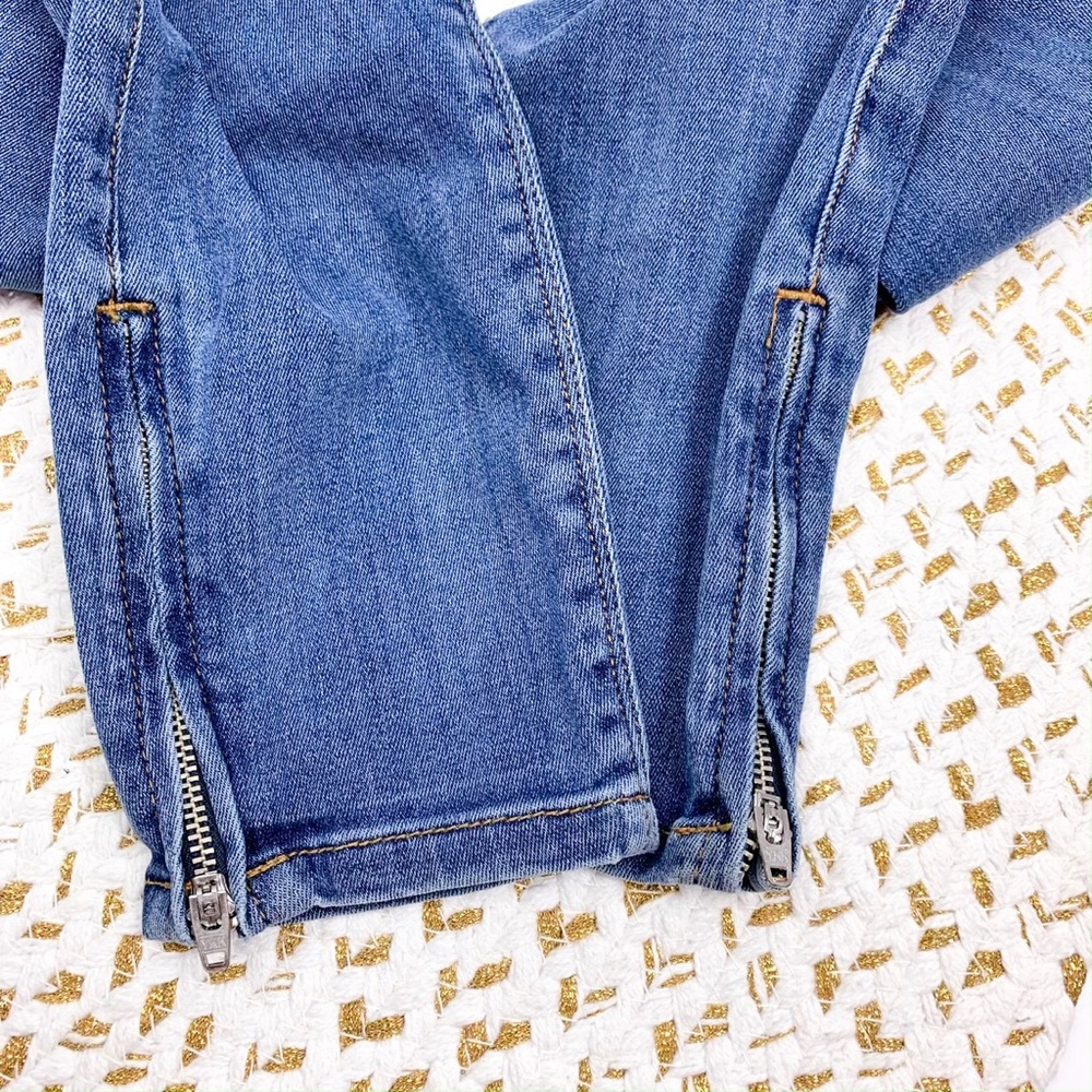 Black Orchid Amber Zipper Skinny Suspicious Jeans - Picture 6 of 8